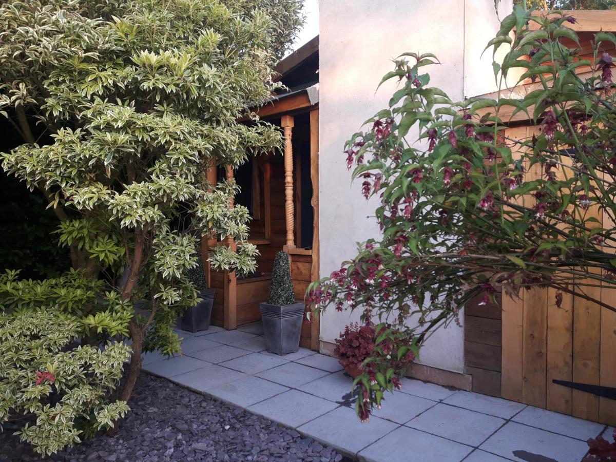 Ever Wanted To Go Off Grid Then This Is For You Sutton Coldfield Exterior photo