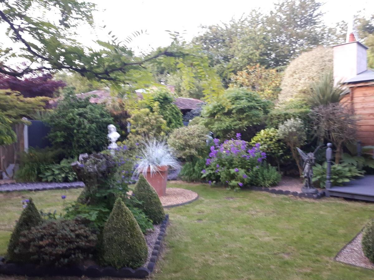 Ever Wanted To Go Off Grid Then This Is For You Sutton Coldfield Exterior photo