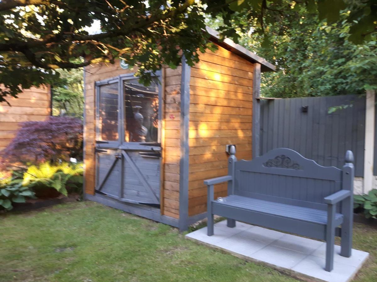 Ever Wanted To Go Off Grid Then This Is For You Sutton Coldfield Exterior photo