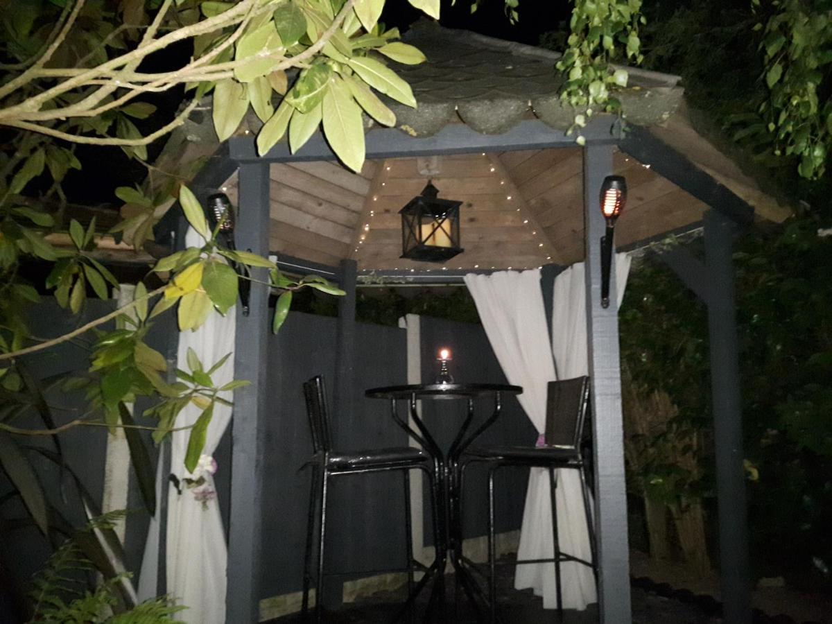 Ever Wanted To Go Off Grid Then This Is For You Sutton Coldfield Exterior photo