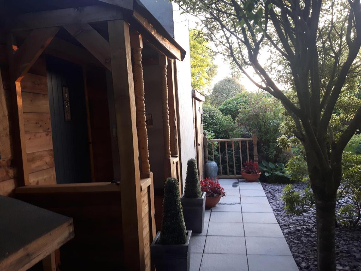 Ever Wanted To Go Off Grid Then This Is For You Sutton Coldfield Exterior photo