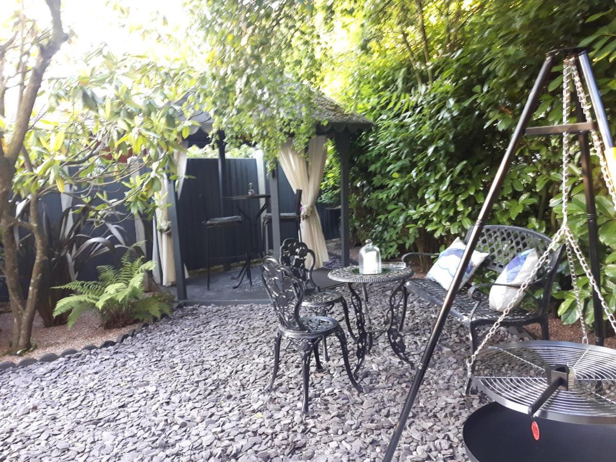 Ever Wanted To Go Off Grid Then This Is For You Sutton Coldfield Exterior photo