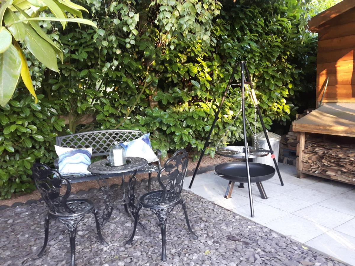 Ever Wanted To Go Off Grid Then This Is For You Sutton Coldfield Exterior photo